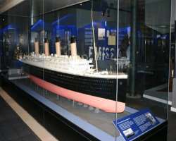 The museum is home to a variety of artworks but mainly it is filled with nautical archaeology. The galleries of the museums present the ships related 